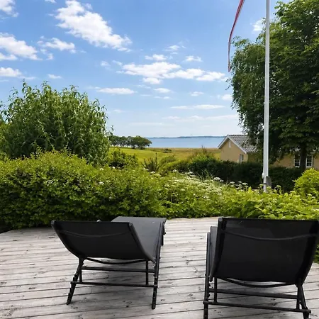 Brunetta - 200m To The Fjord By Interhome *