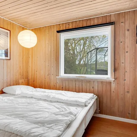 Brunetta - 200m To The Fjord By Interhome * Oster Assels